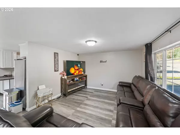 Coquille, OR 97423,1643 SHELLEY RD