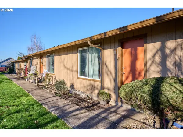 880 N PERSHING ST, Mt Angel, OR 97362