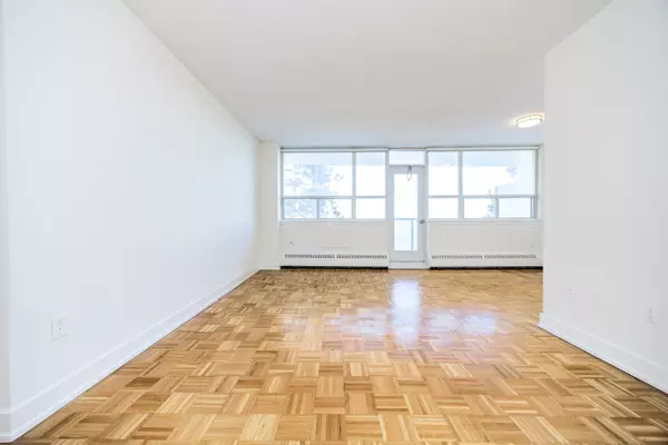 Toronto C10, ON M4P 1Y6,33 Erskine AVE #711