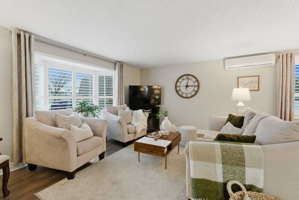 1 Steelhead LN, Clarington, ON L1B 1B5