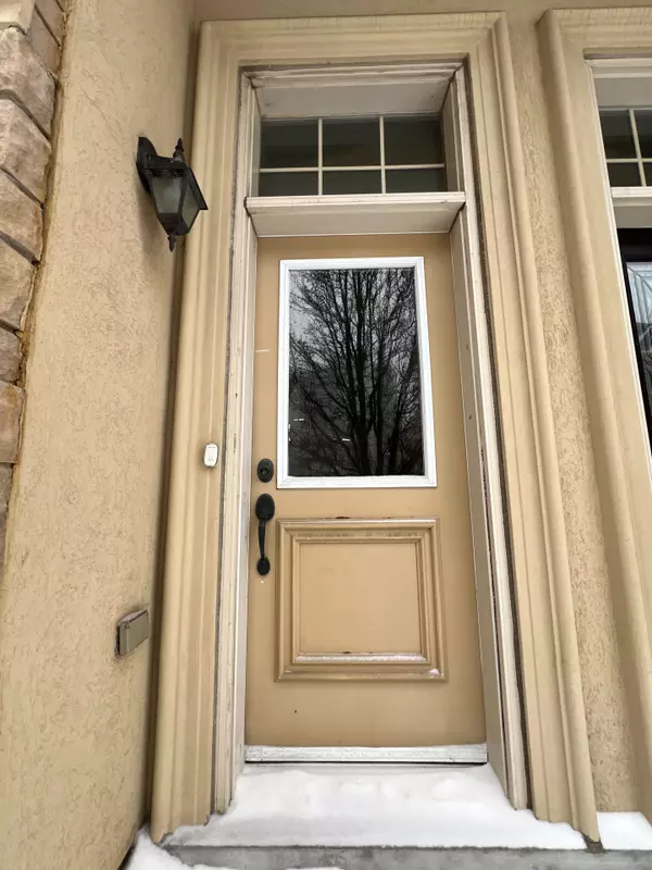 Pickering, ON L1W 0A2,1250 St. Martins DR #22