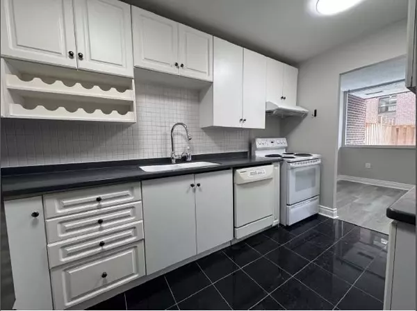 Toronto E10, ON M1E 4V5,4062 Lawrence AVE E #105