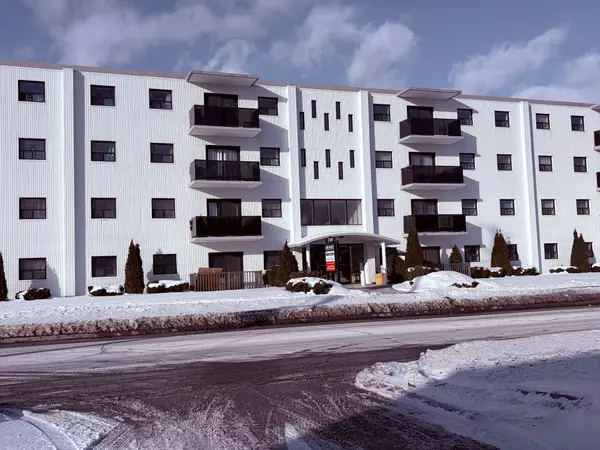 Oshawa, ON L1J 1Z2,330 Gibb ST #101