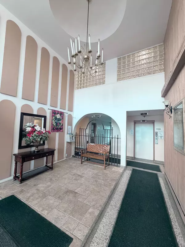 Oshawa, ON L1J 1Z2,330 Gibb ST #101