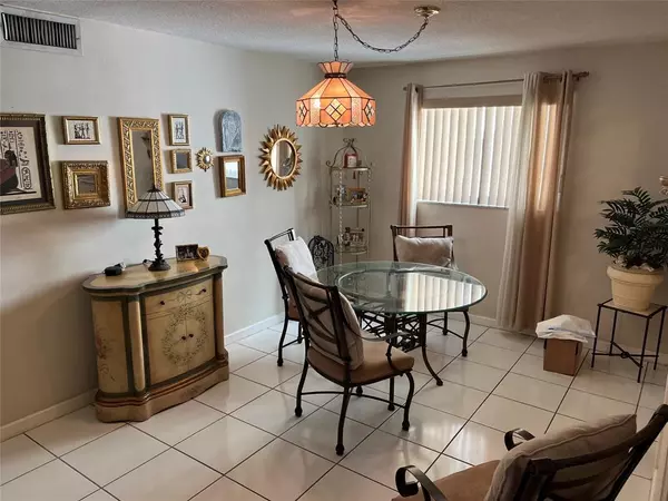 Hollywood, FL 33021,412 S Luna Ct #2