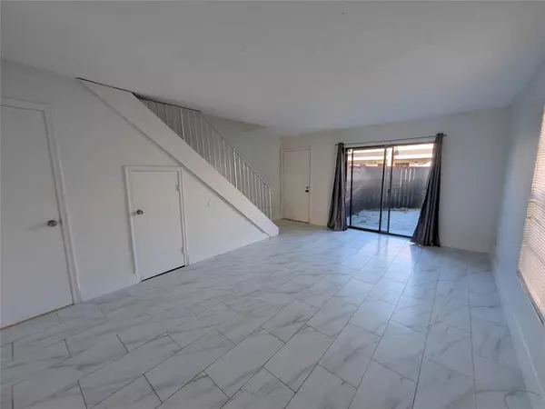 Fort Lauderdale, FL 33313,2456 NW 52nd Ave #2456