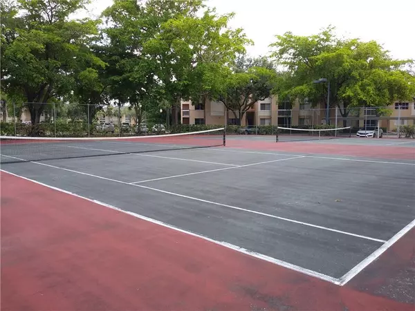 Coral Springs, FL 33076,9799 WESTVIEW DR #1012