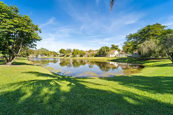 Oakland Park, FL 33309,3090 S Oakland Forest Dr #1904