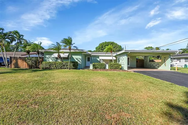 881 NW Zinnia Ln, Plantation, FL 33317