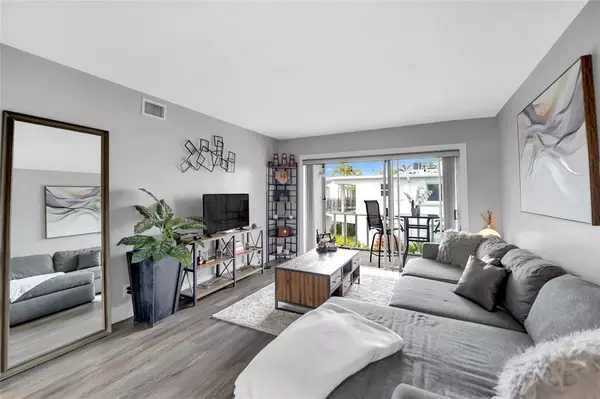 Lighthouse Point, FL 33064,2161 NE 42nd Ct #215