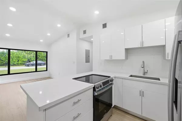 Fort Lauderdale, FL 33315,1824 SW 30th St