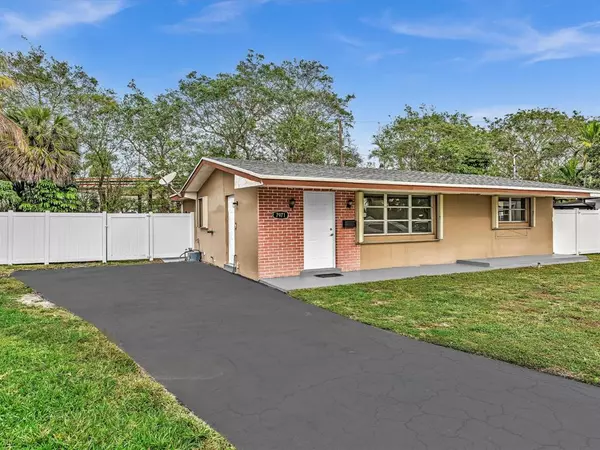 Pembroke Pines, FL 33024,7971 NW 16th St