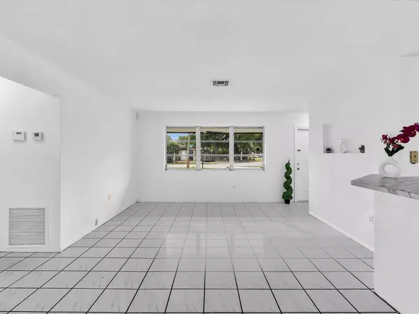 Pembroke Pines, FL 33024,7971 NW 16th St