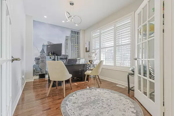 Aurora, ON L4G 0G6,48 Tonner CRES