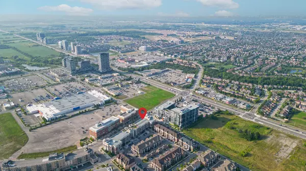 Oakville, ON L6H 7S8,216 Oak Park BLVD #113