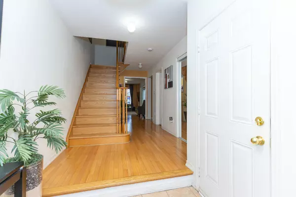 Brampton, ON L6P 3T1,96 Delport Close