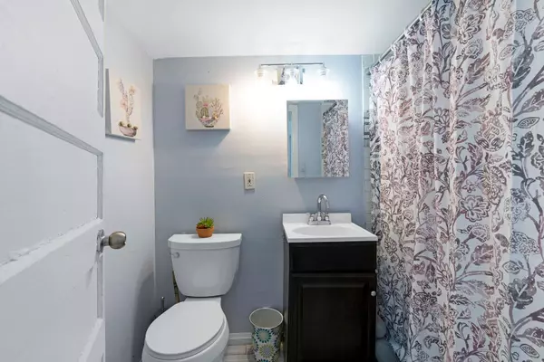 Toronto W02, ON M6H 2H2,1259 Davenport RD #Room