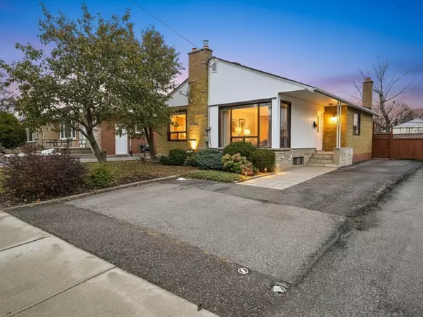 Toronto W10, ON M9W 2R2,30 Moncrieff DR