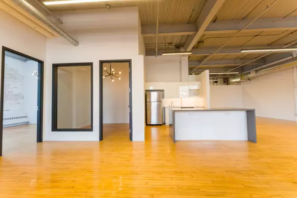 Toronto W01, ON M6K 3J1,219 Dufferin ST #215C