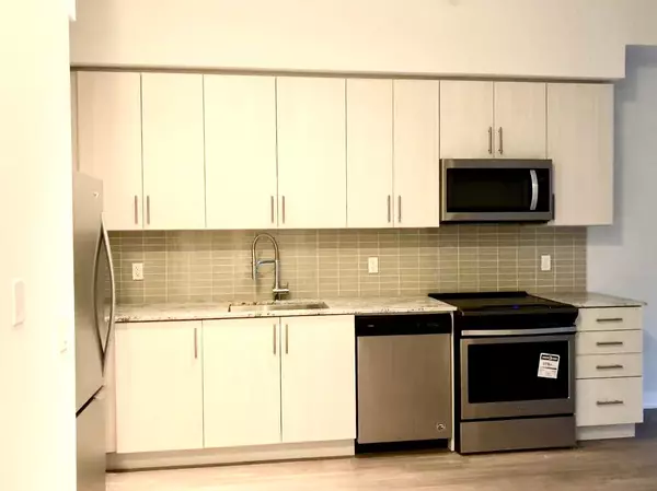 Mississauga, ON L5B 0K9,4085 Parkside Villiage DR #339