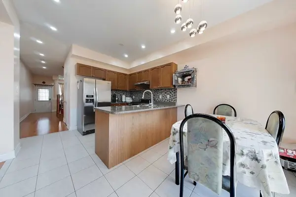 Mississauga, ON L5V 0B9,775 Millworks CRES