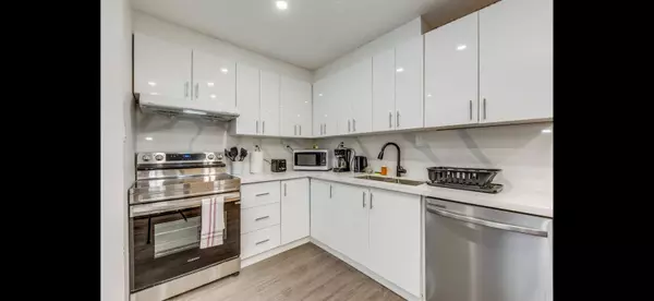Mississauga, ON L5M 1B2,22 Sora DR W