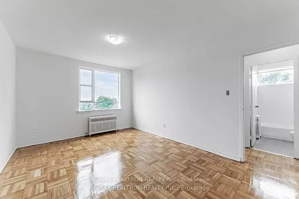 Toronto W03, ON M1K 2R1,2515 Eglinton AVE W #310