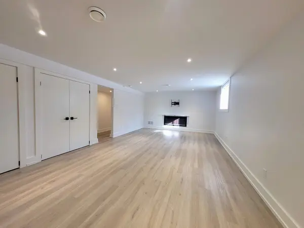 664 Hiawatha BLVD #Lower, Hamilton, ON L9G 3A5