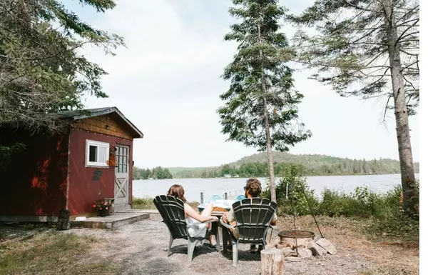 Hastings Highlands, ON K0L 2S0,1519 NORTH BAPTISTE LAKE RD