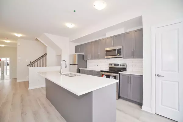 Barrhaven, ON K2J 6Z6,803 Everbloom LN