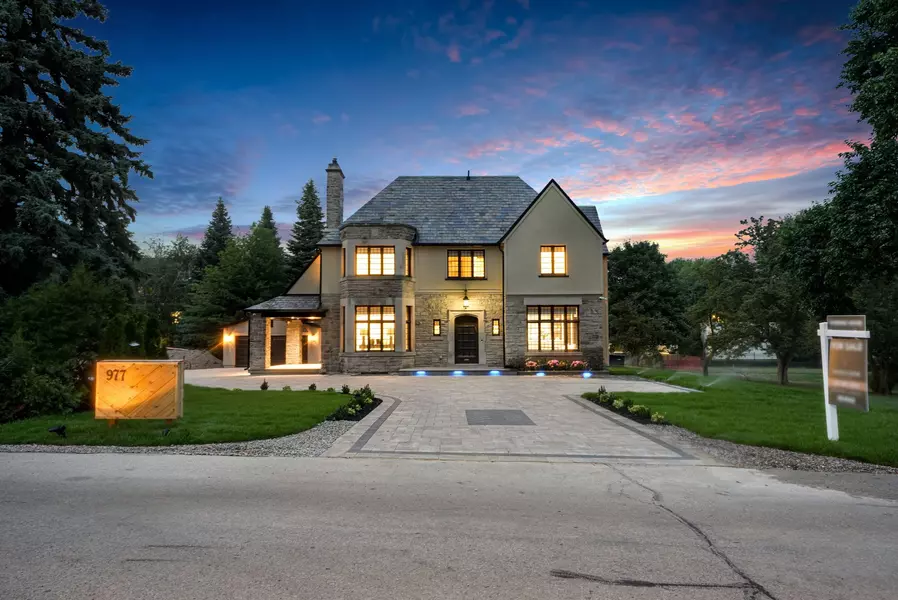 977 Unsworth AVE, Burlington, ON L7T 1R2