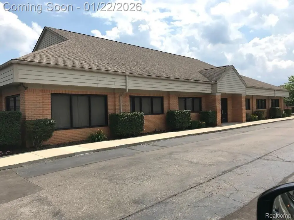 West Bloomfield, MI 48322,5757 W Maple RD