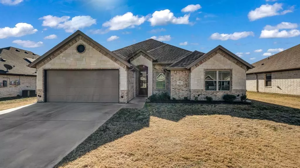 Springtown, TX 76082,924 E 5th Street