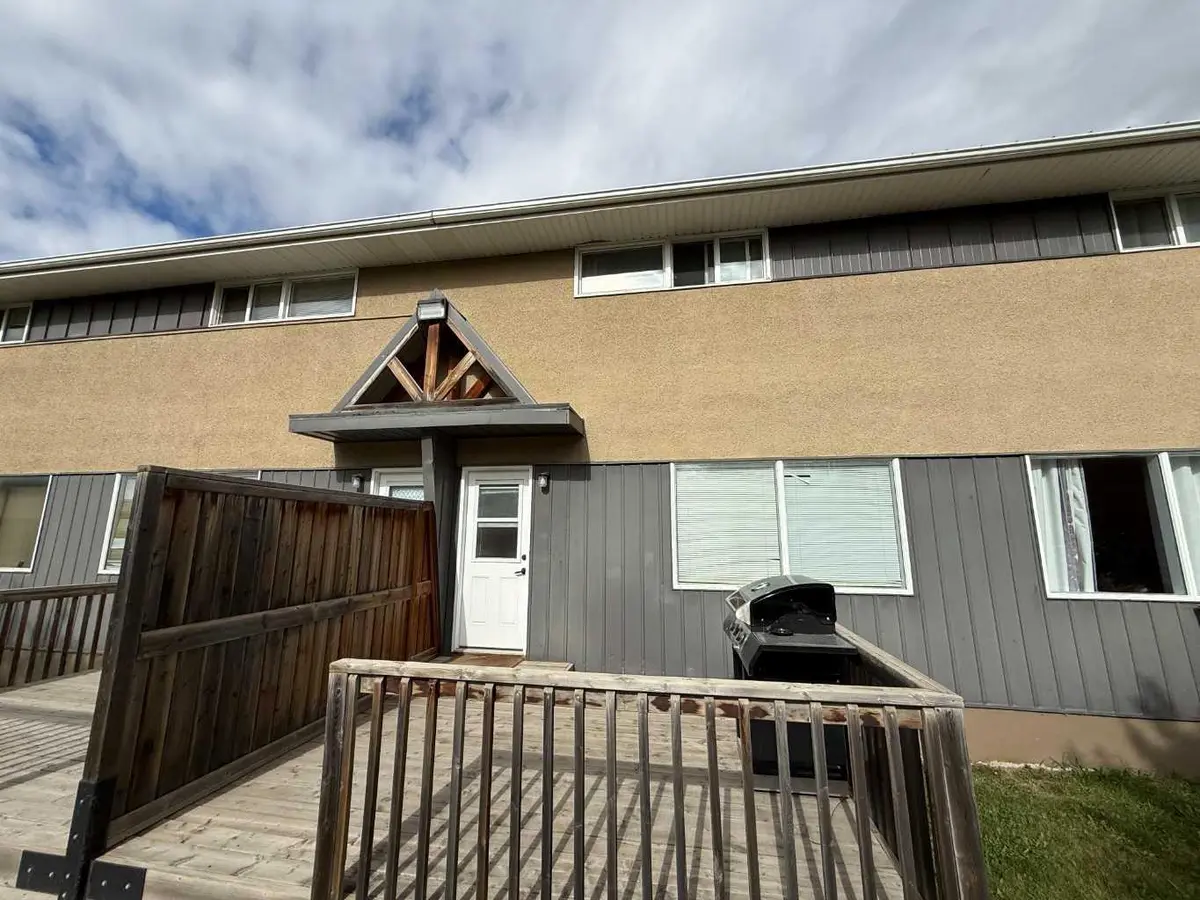 Hinton, AB T7V1B5,114 Hardisty AVE #43