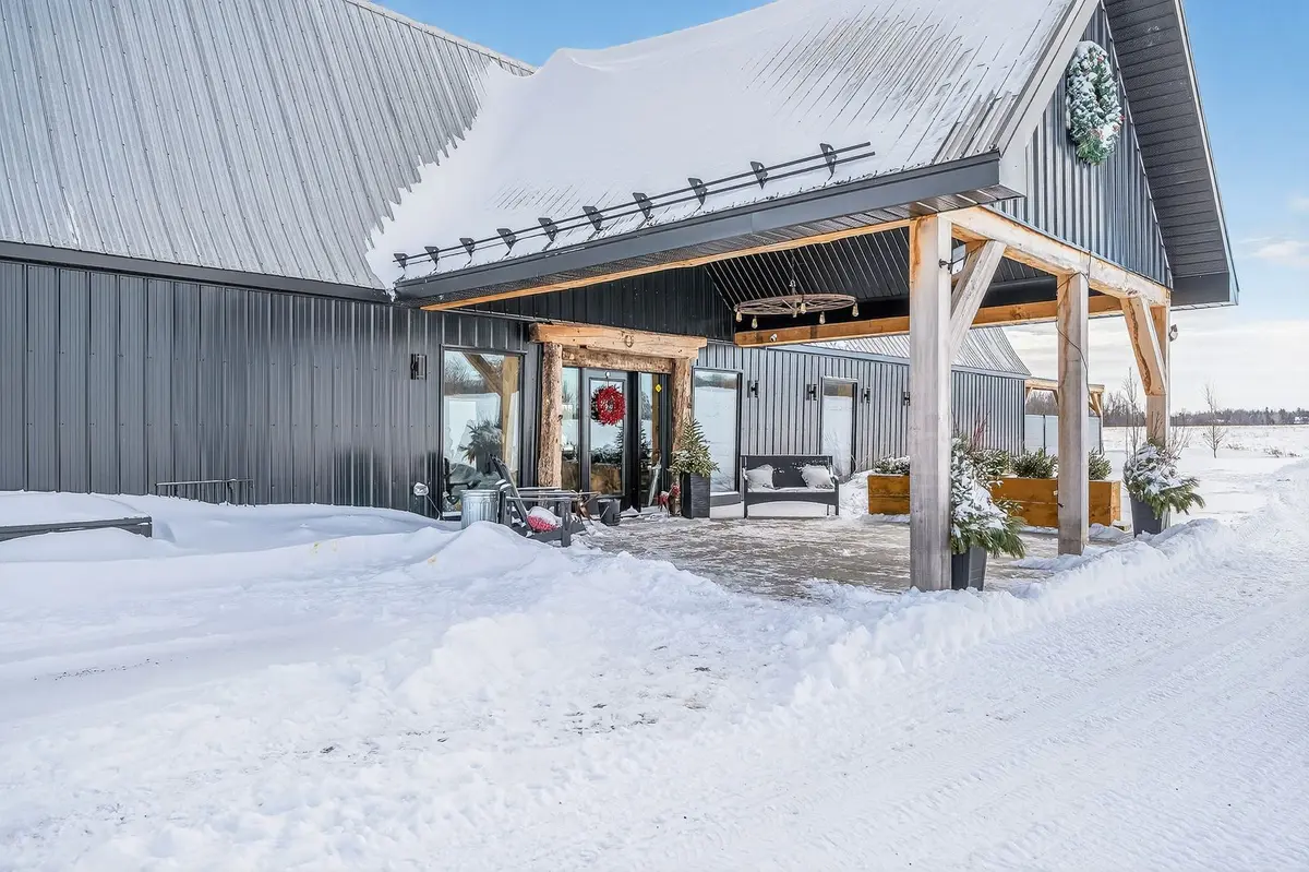 Kanata, ON K0A 1L0,877 Huntmar DR