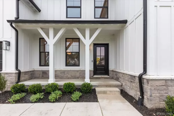 Commerce Twp, MI 48382,2500 Crystal Lake DR