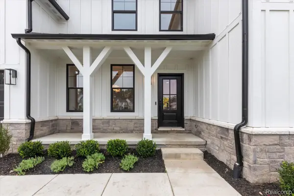 50272 Hedgewood DR, Canton Twp, MI 48187