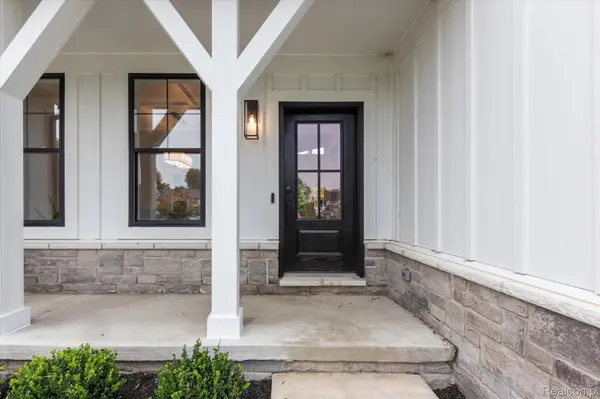 50272 Hedgewood DR, Canton Twp, MI 48187