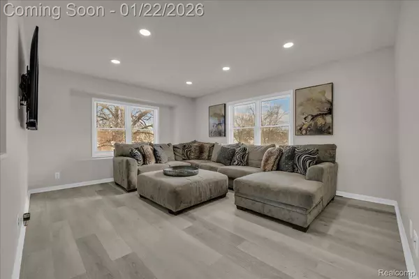 Detroit, MI 48219,17651 Edinborough RD