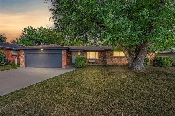 North Richland Hills, TX 76180,4304 Lynn Terrace