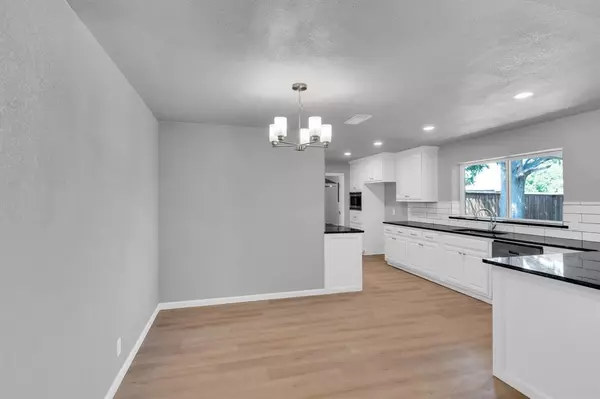 Benbrook, TX 76126,112 Lochness Lane