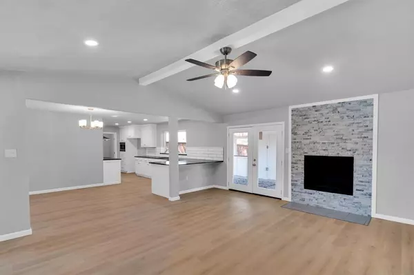 Benbrook, TX 76126,112 Lochness Lane