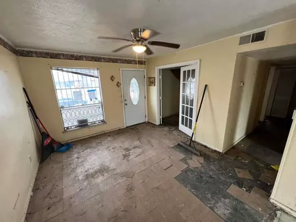 Dallas, TX 75217,6526 Oleta Drive