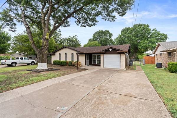 103 N Summit Street, Red Oak, TX 75154