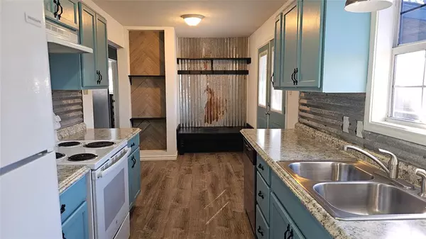 Trenton, TX 75490,309 N Main Street