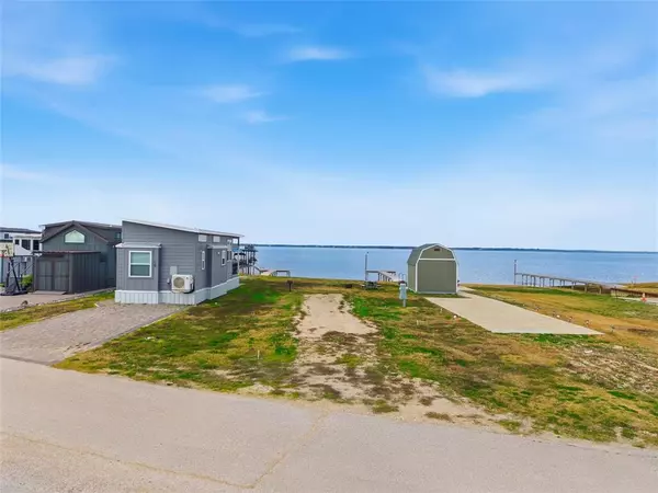 Kerens, TX 75144,5224 Waterfront Road