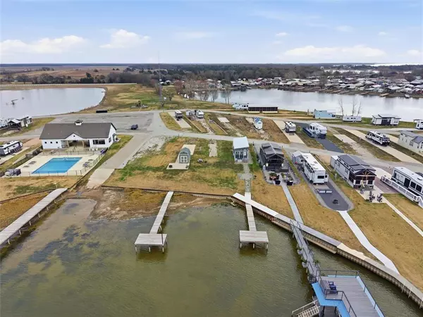 Kerens, TX 75144,5224 Waterfront Road