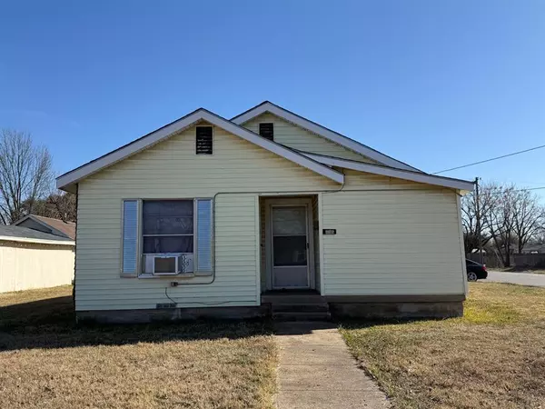 Grand Prairie, TX 75051,636 S Center Street