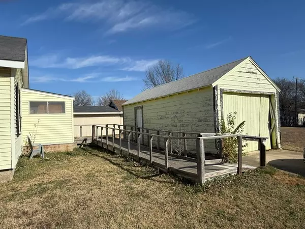 Grand Prairie, TX 75051,636 S Center Street