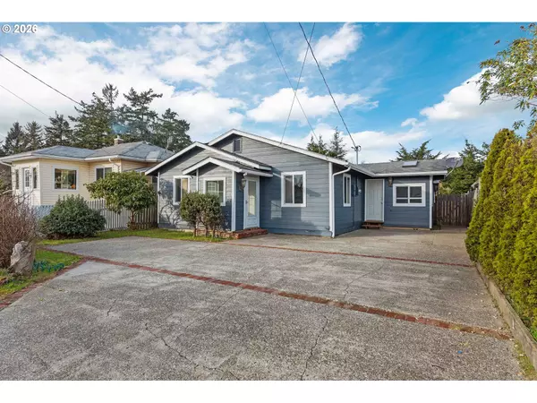 1326 LAKESHORE DR, Coos Bay, OR 97420